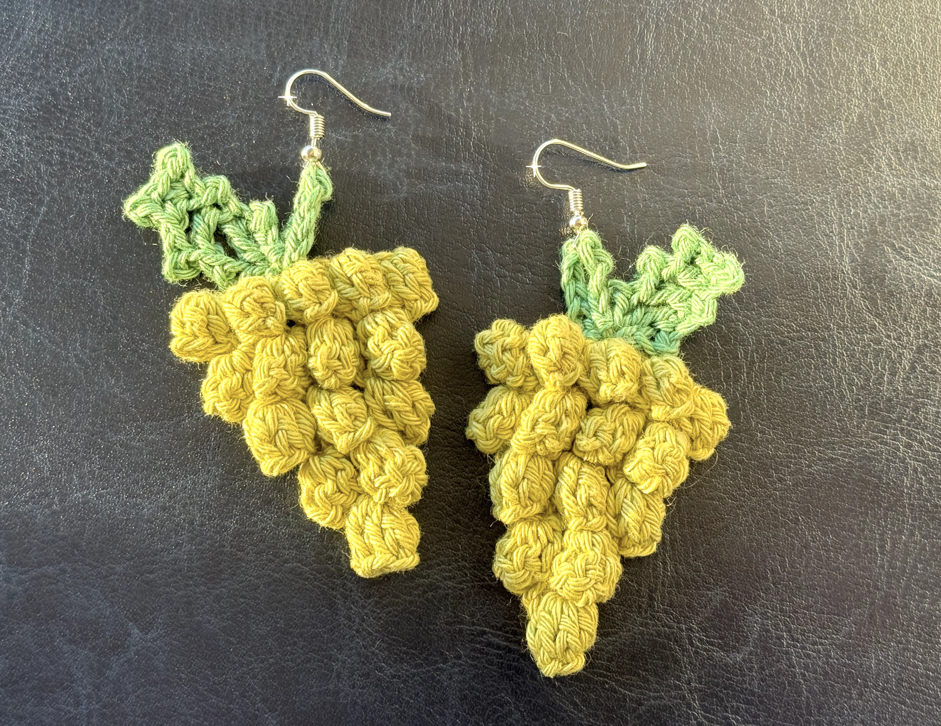 how_to_make_grape_crochet_earrings